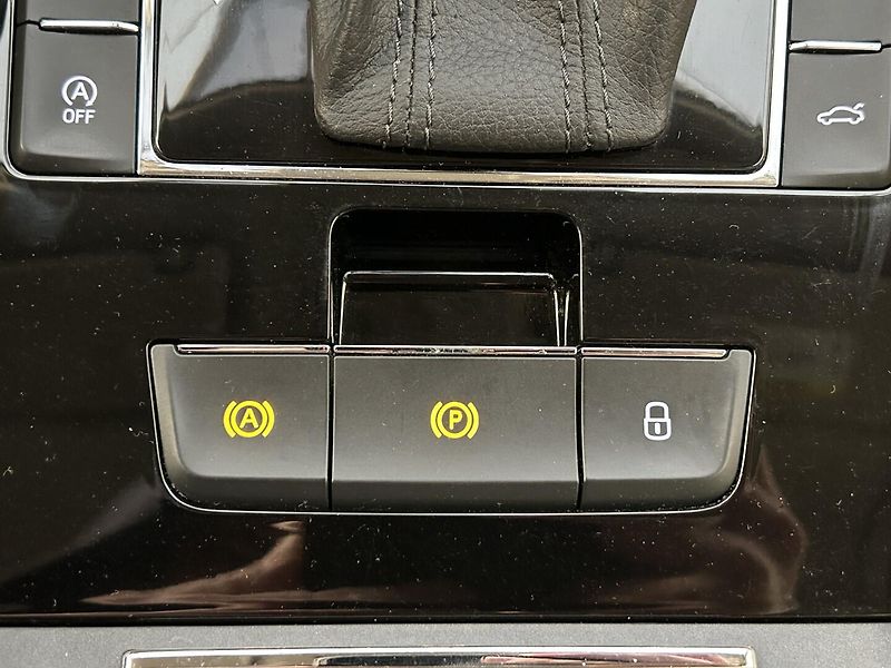 Škoda Superb 2.0 TDI Style - fotka 15 z 30