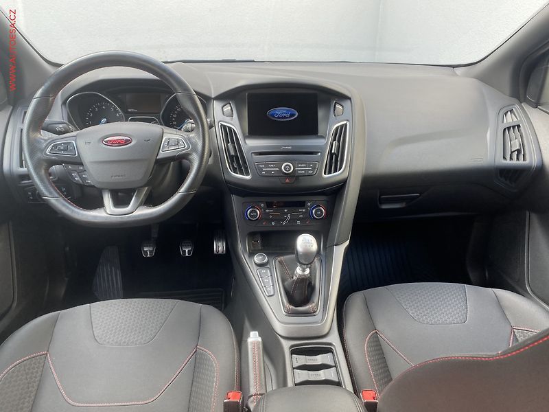 Ford Focus (2017) 1.5 EcoBoost, ČR, Sport, navi - fotka 8 z 19
