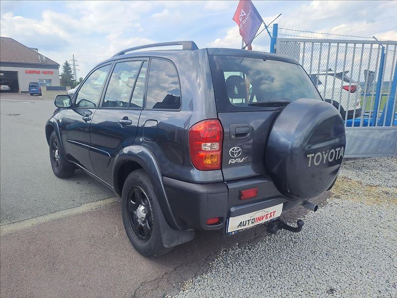 Toyota RAV4 2,0 D-4D 4x4 - fotka 4 z 13
