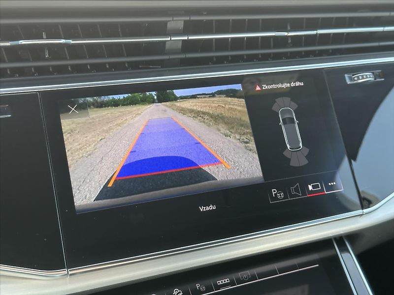 Audi Q7 3.0 - fotka 29 z 40