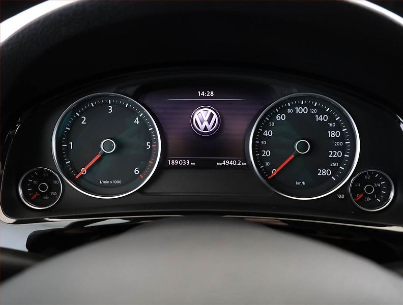 Volkswagen Touareg (2011) 3.0 TDI, 4X4, Automat - fotka 9 z 21