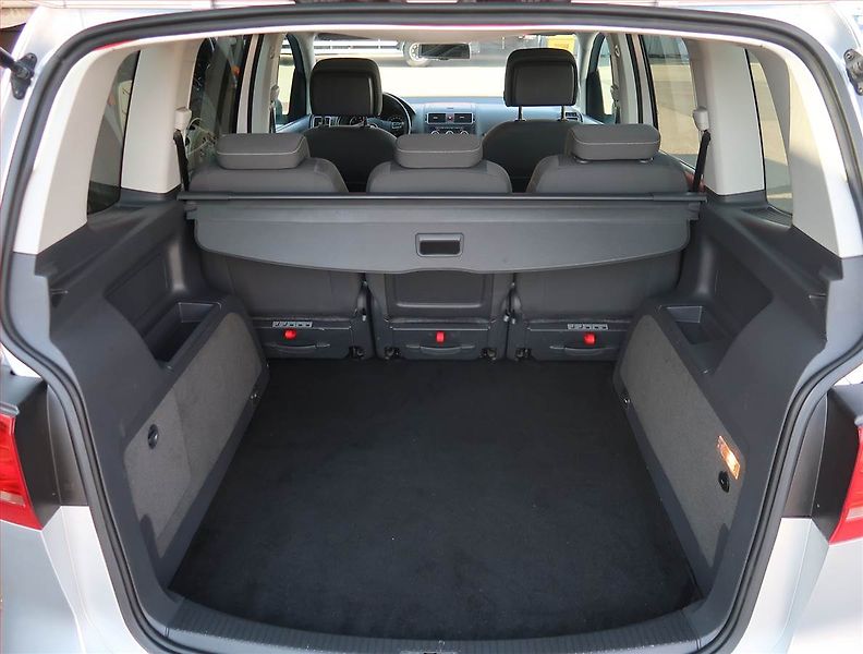 Volkswagen Touran (2012) Comfortline 1.4 TSI, Navi - fotka 14 z 23