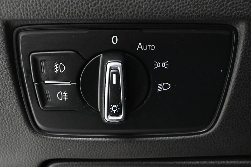 Volkswagen Passat 2,0 TDI 140 kW DSG 4Motion Zár - fotka 26 z 31