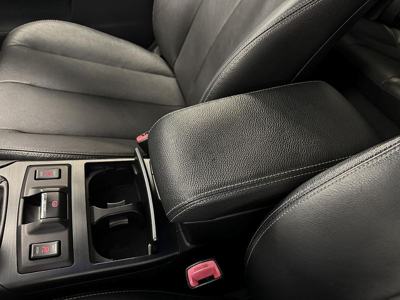 Subaru Legacy kombi 2.0D Sport, 6MT, CZ - fotka 33 z 51