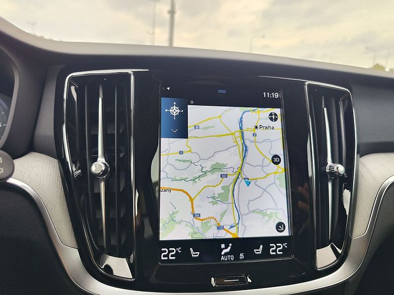 Volvo V60 B4 2.0/145kW Inscription AT - fotka 19 z 37