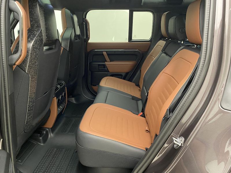 Land Rover Defender (2026) 110 P635 OCTA AWD AUT - fotka 6 z 56