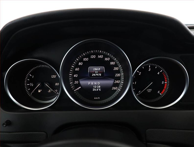 Mercedes-Benz Třídy C (2013) C 200 CDI, Automat, Navi - fotka 9 z 16