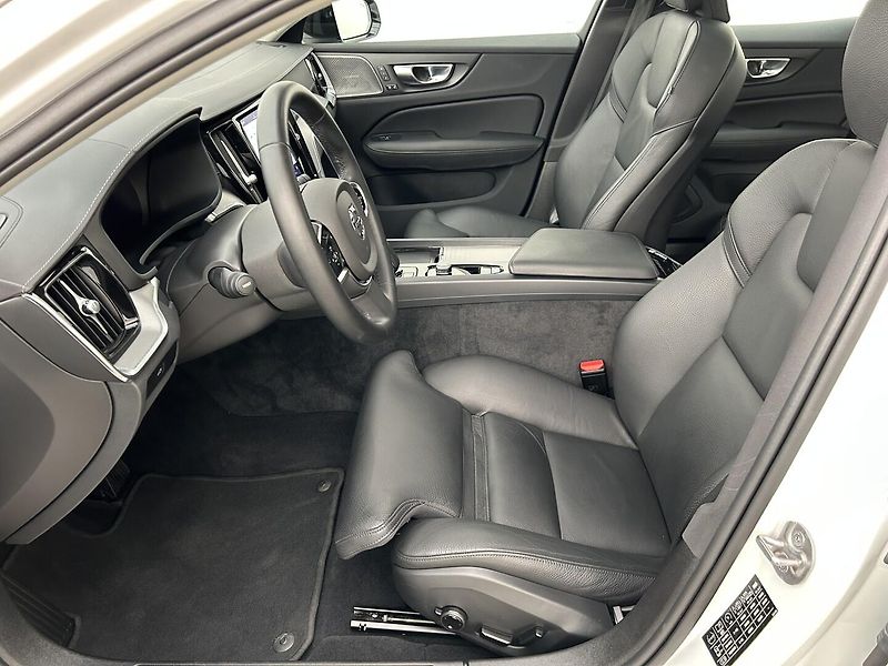 Volvo S60 2.0 B5 4x4 ULTIMATE - fotka 11 z 29