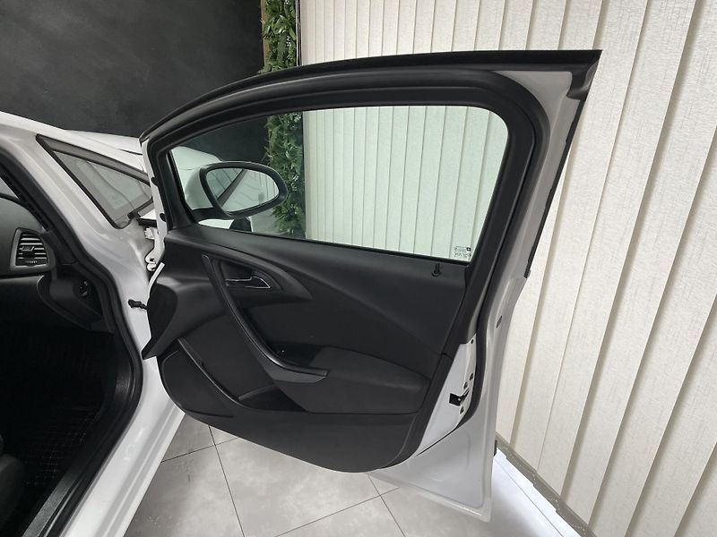Opel Astra 1.4 i ČR 1.MAJITEL SERVISKA  - fotka 12 z 24