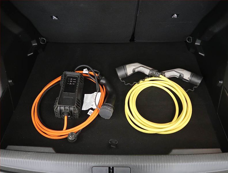 Peugeot 2008 (2021) Active 50 kWh, SoH 87% - fotka 23 z 23