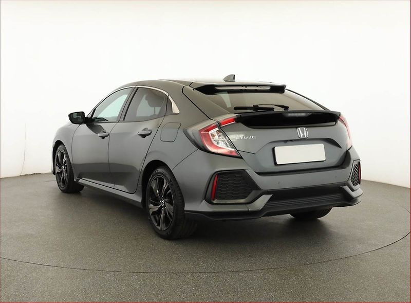 Honda Civic (2020) 1.0 VTEC Turbo, Automat - fotka 4 z 19