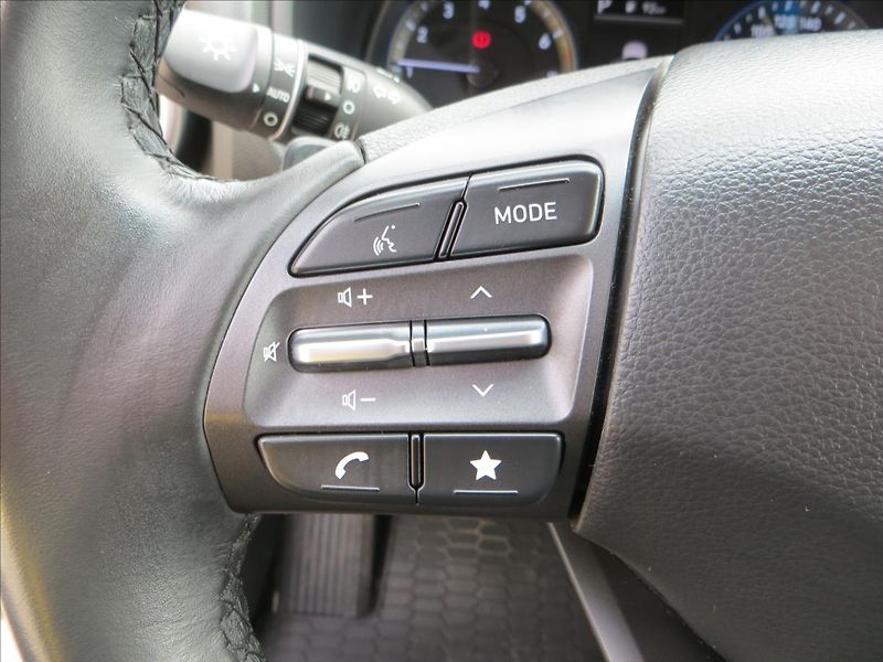 Hyundai Kona 1,0 T-GDI Comfort DCT A7 88kW - fotka 17 z 22