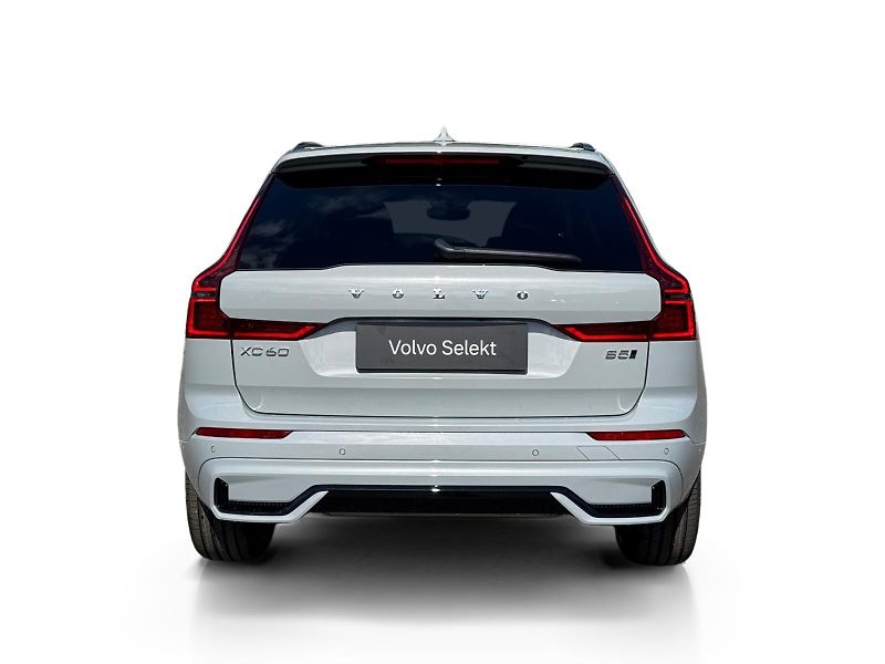 Volvo XC60 B5 AWD PLUS/360/1 maj/ + kola - fotka 4 z 49