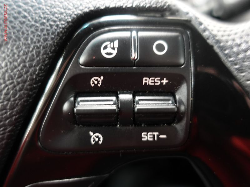 Kia Ceed (2016) 1.6 CRDi, 1.maj,ČR, servis - fotka 16 z 22