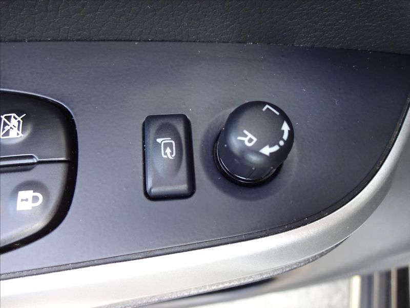Nissan Navara 2,3 dCi 140 kW 4x4 Automat - fotka 21 z 60