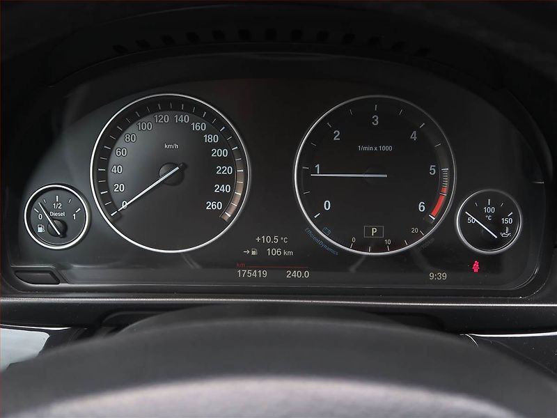 BMW Řada 5 (2015) 520d, Automat, Bi-Xenony - fotka 11 z 18