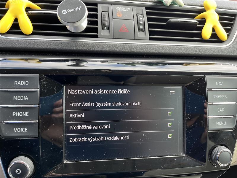 Škoda Superb 2,0  TDi Style - fotka 13 z 13
