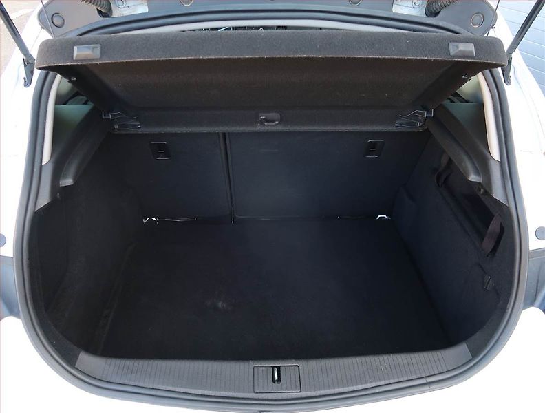 Opel Astra (2014) 1.6 CDTI, Tempomat - fotka 13 z 16
