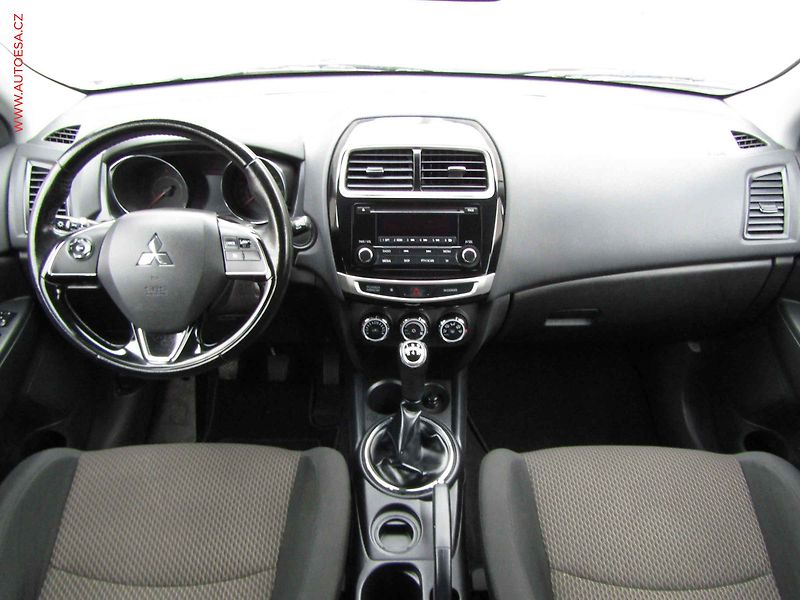 Mitsubishi ASX (2016) 1.6 MIVEC, AC, temp, tažné - fotka 8 z 18