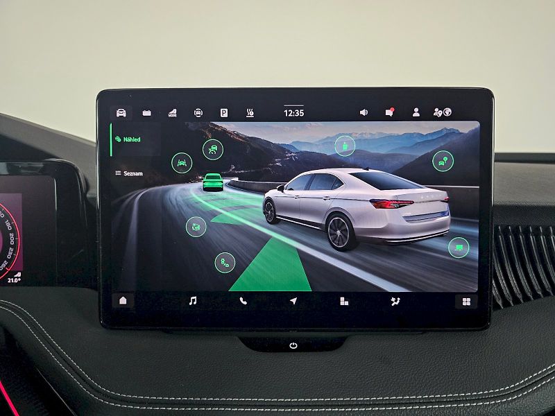 Škoda Superb (2025) 1.5PHEV 205k SPORTLINE - fotka 22 z 34