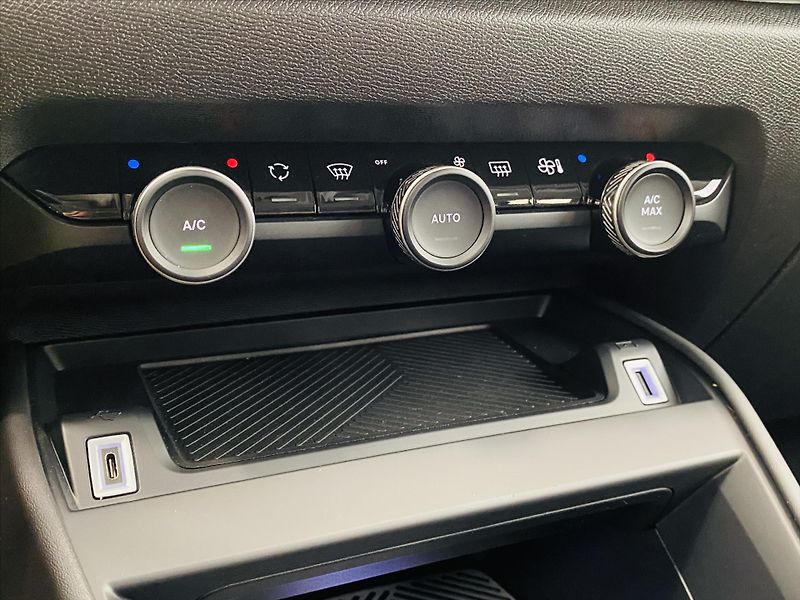 Citroën C4 1,2 PureTech 96KW S&S  ČR - fotka 20 z 26