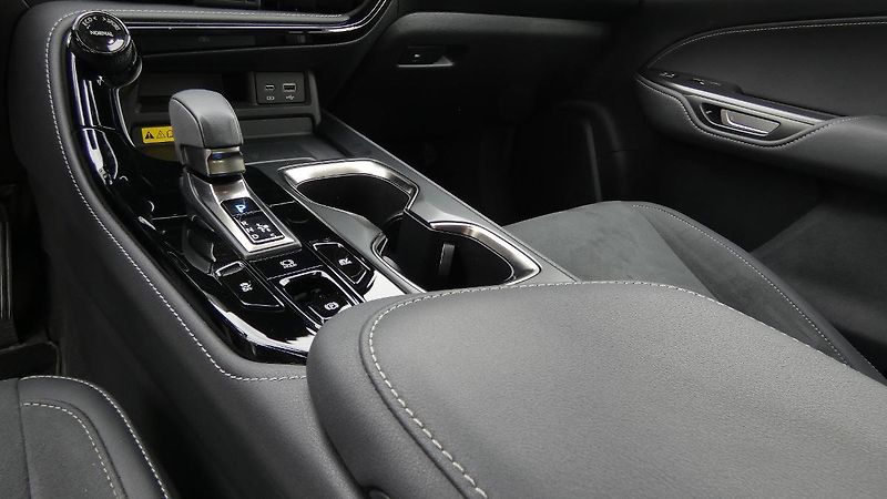 Lexus NX 350h 2.5 E-CVT Comfort Top - fotka 6 z 23