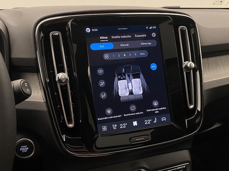 Volvo XC40 (2026) B4 AUT DARK PLUS - fotka 41 z 65