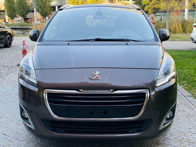 Peugeot 5008 2.0HDi MAN 1MAJITEL SENZORY  - fotka 7 z 43