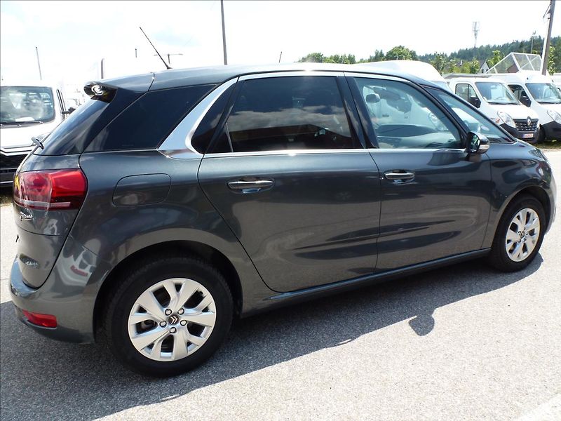 Citroën C4 Picasso 1,2 PureTech 130 6MAN Turbo Od - fotka 10 z 55