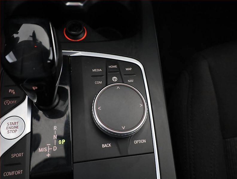 BMW Řada 1 (2020) Advantage 118i, Automat - fotka 12 z 17