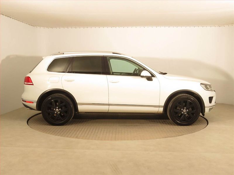 Volkswagen Touareg (2016) 3.0 TDI - fotka 6 z 18