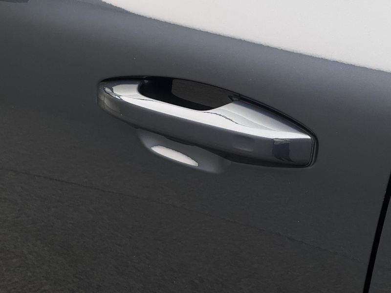 Volvo XC40 B3 DARK PLUS CZ 1.maj - fotka 15 z 48