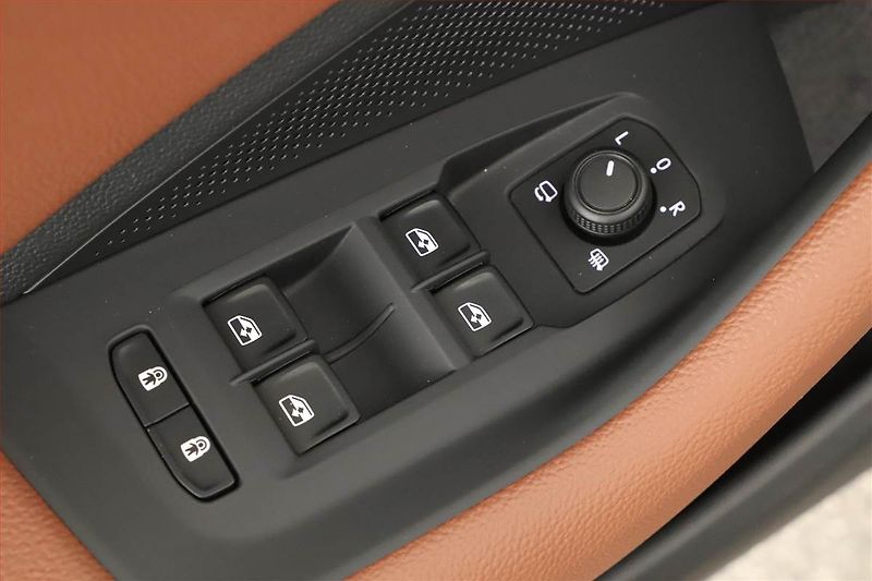 Škoda Superb (2025) 2.0 TDI, LAURIN & KLEMENT - fotka 9 z 21