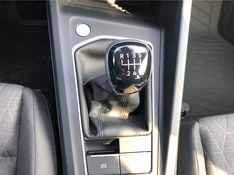 Volkswagen Golf 1.5 TSi LIFE - fotka 22 z 28