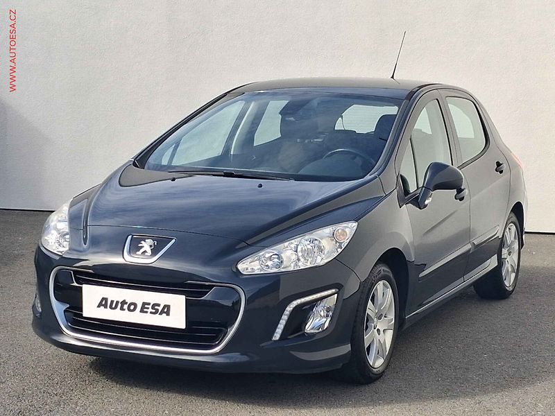 Peugeot 308 (2013) 1.6 VTi, 2.maj,ČR, servis - fotka 3 z 15