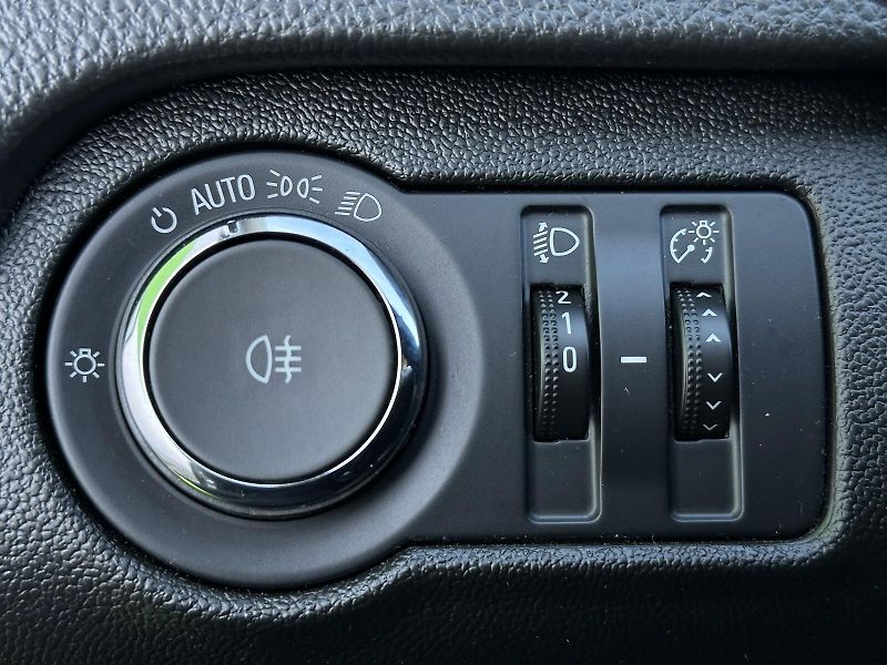 Opel Insignia 2.0CDTi 140PS Bluetooth USB CD - fotka 13 z 31