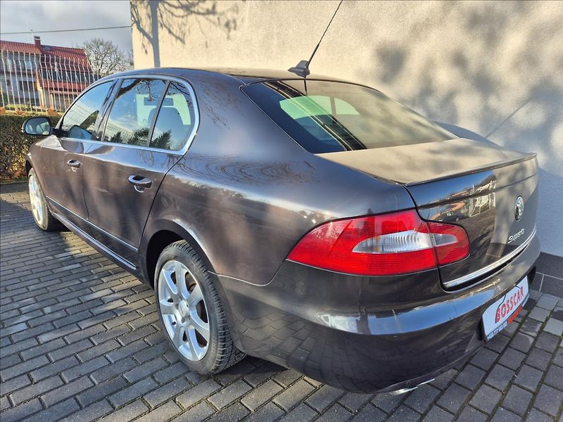 Škoda Superb 3,6 FSi V6 DSG 4x4 106Tis.Km!! - fotka 4 z 30
