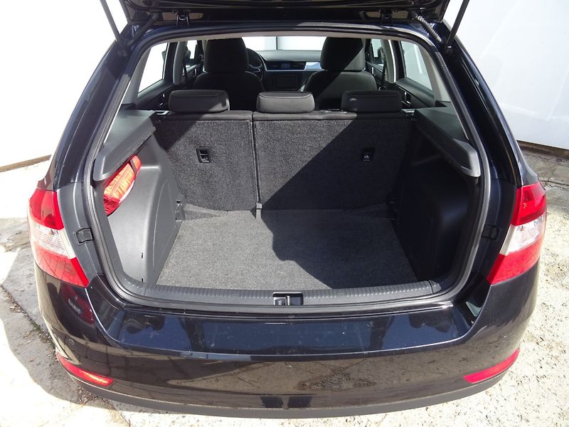 Škoda Rapid (2014) 1.6TDi,66kW,S,kniha,ALU - fotka 19 z 22