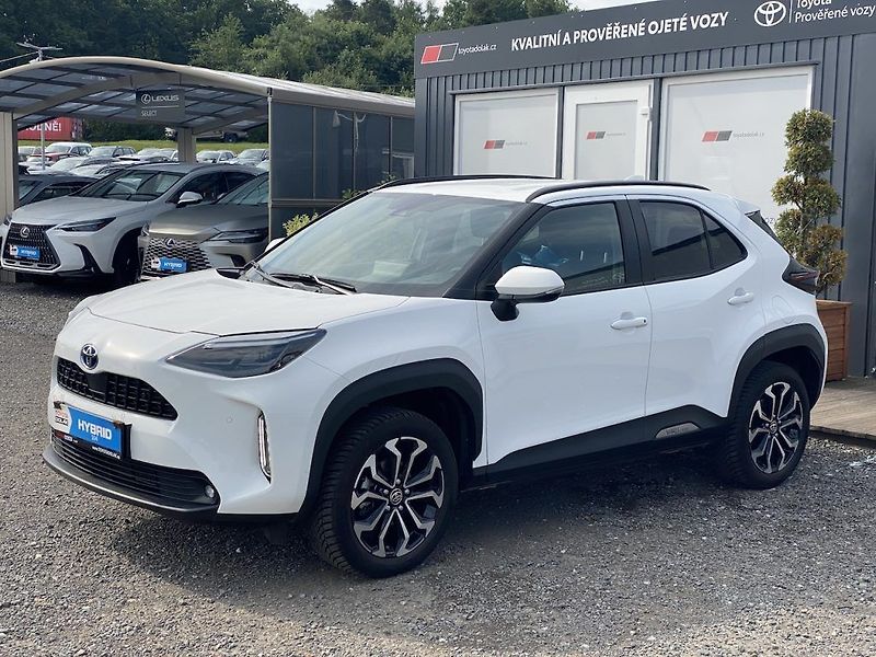 Toyota Yaris Cross 1.5HEV, ČR-1m, Style Tech, 4x4 - fotka 4 z 16