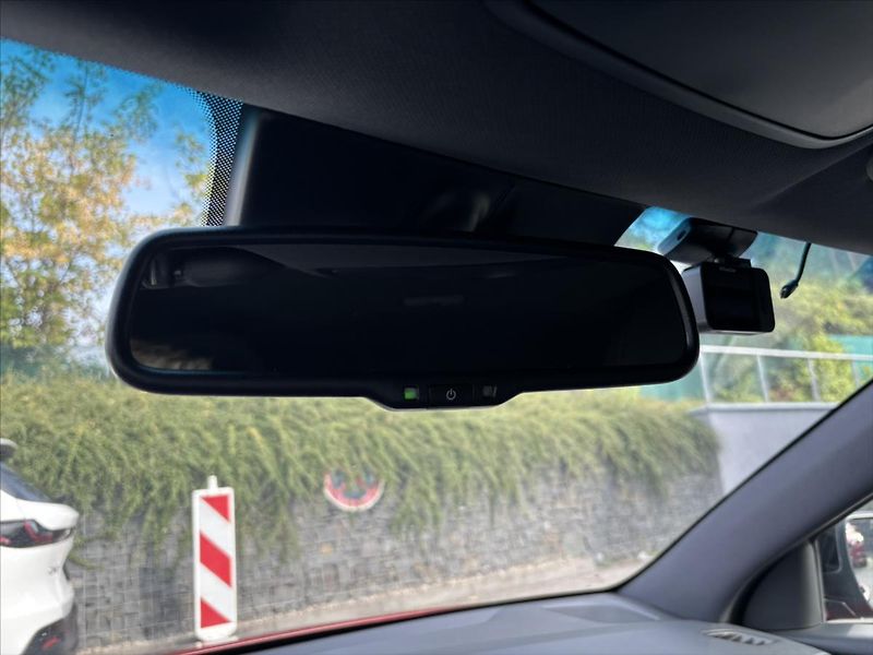 Hyundai i30 1,5 TGDi N-Line TOP STAV TAŽNÉ - fotka 31 z 47