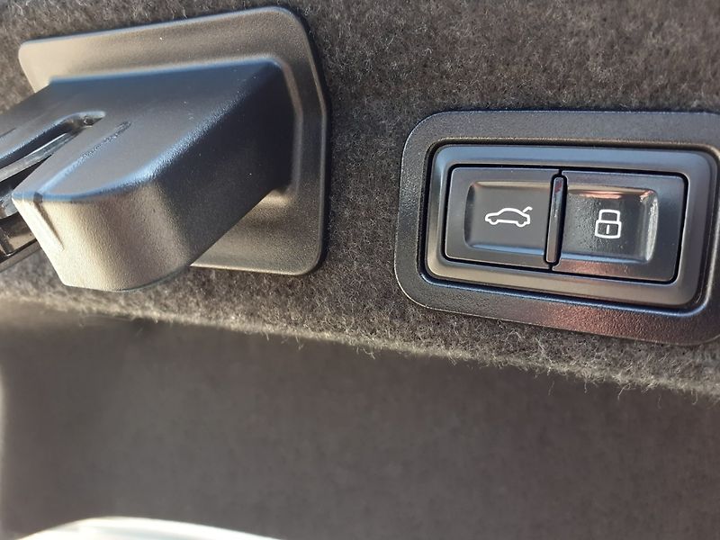 Audi A6 (2020) 3.0 TDi MILD - Hybrid 4x4 - fotka 31 z 41