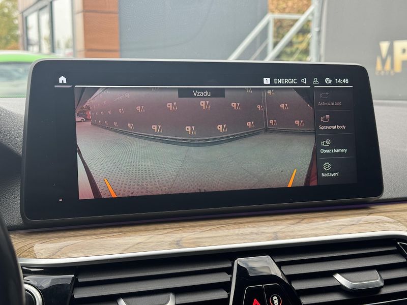 BMW Řada 5 (2021) M550i xDrive Laser, DPH, 1.Maj - fotka 33 z 59