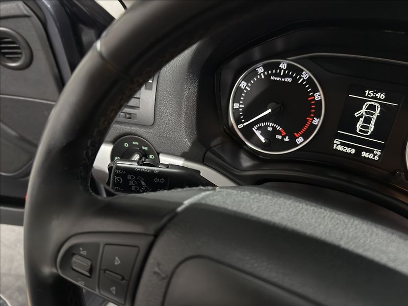 Škoda Octavia 1,4   TSI FAMILY XENON ŠÍBR TZ - fotka 13 z 45