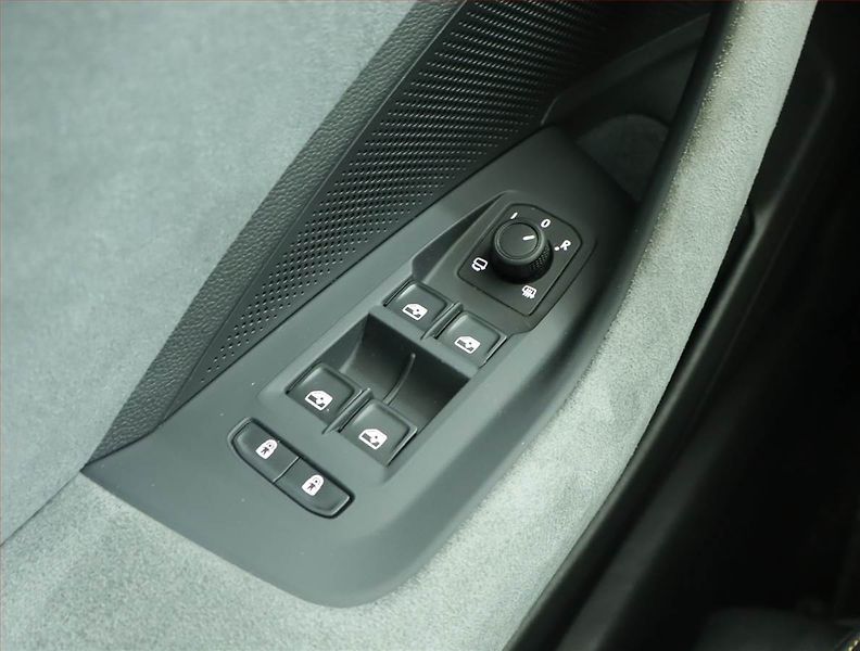 Škoda Superb (2024) Selection 1.5 TSI - fotka 16 z 17
