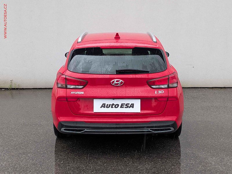 Hyundai i30 (2020) 1.5 T-GDi, 1.maj,ČR, servis - fotka 5 z 16