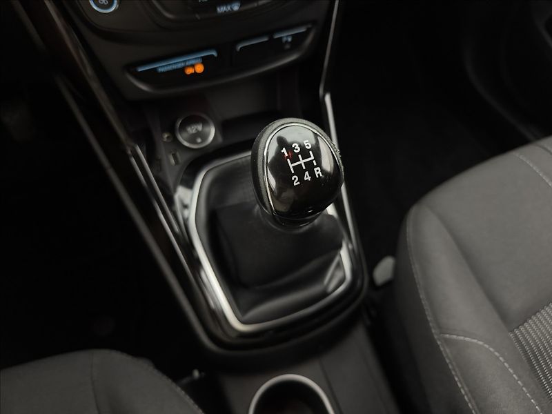 Ford B-MAX 1,6 NAVI KLIMA SENZORY TAŽNÉ - fotka 23 z 36