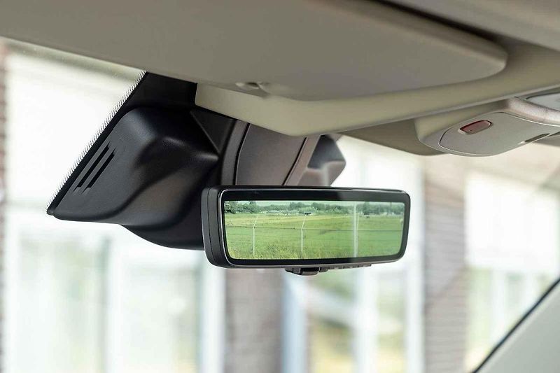 Také novou Toyotu Proace jsem mohl prověřit při jízdách v okolí Haagu