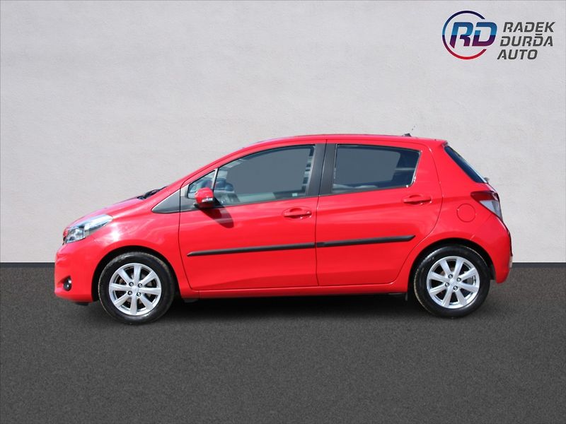 Toyota Yaris 1,3 VVT-i  NOVÉ V ČR,TAŽNÉ - fotka 8 z 25
