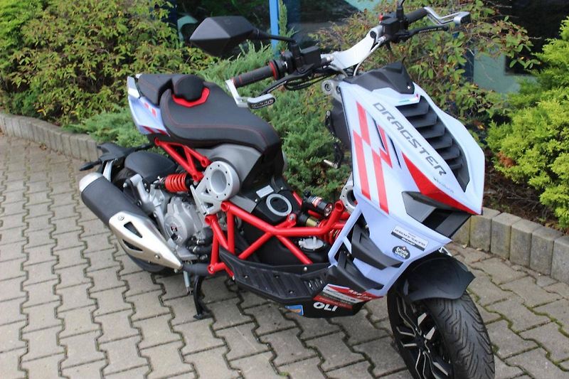 Italjet Dragster 125 (2025) GRESINI TEAM SKLADEM - fotka 2 z 9