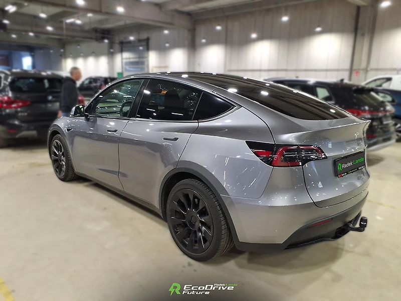 Tesla Model Y (2023) 4×4 | Berlín | Tažné 1 600 kg - fotka 3 z 9
